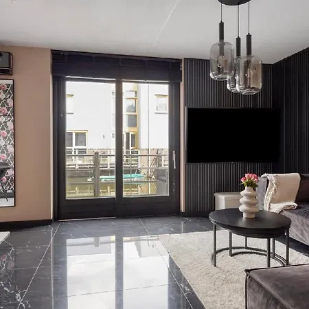 Peace And Luxury On The Waterfront Ferienhaus Rosmalen